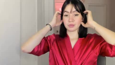 dearmilu28 online show from June 7, 12:17 am