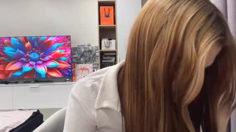 Nicole online show from January 14, 6:24 pm