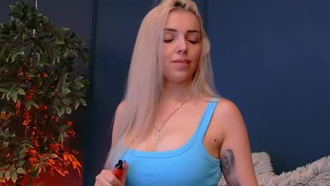 DeeaVIP online show from April 27, 5:04 am