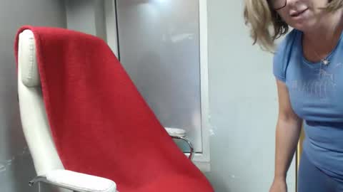 Snapshot of deepintoyourmind chatting on September 30, 8:53 am hi guys i m a cute milf i m here for good time and nice people pls be respectfool and enjoy me online show from September 30, 8:53 am