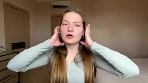 Mila online show from April 29, 11:13 am