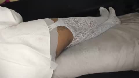 deli_la online show from April 11, 7:45 am