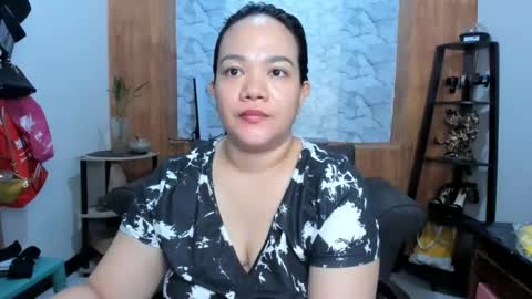 Snapshot of delightfulcurvy chatting on February 17, 9:35 am delightfulcurvy online show from February 17, 9:35 am