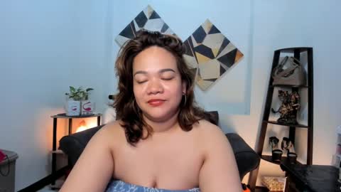 Snapshot of delightfulcurvy chatting on December 11, 7:31 am delightfulcurvy online show from December 11, 7:31 am