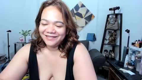 Snapshot of delightfulcurvy chatting on December 20, 3:03 am delightfulcurvy online show from December 20, 3:03 am
