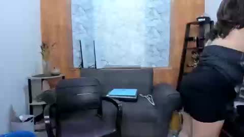 Snapshot of delightfulcurvy chatting on February 6, 1:38 am delightfulcurvy online show from February 6, 1:38 am