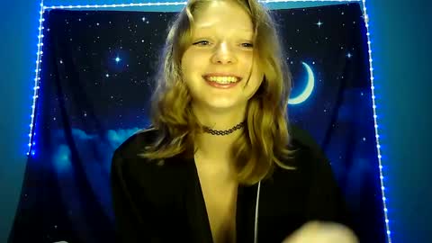 Snapshot of delilalove3412 chatting on December 19, 3:18 am DelilaLove3412 online show from December 19, 3:18 am