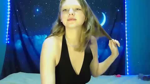 Snapshot of delilalove3412 chatting on January 14, 2:19 am DelilaLove3412 online show from January 14, 2:19 am