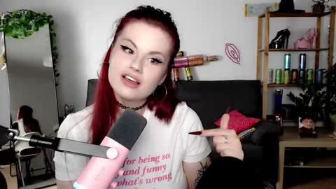 Snapshot of dellacrush_ chatting on September 23, 7:01 pm dellacrush_ online show from September 23, 7:01 pm