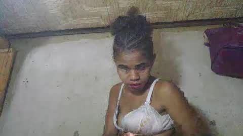 delphine online show from April 24, 5:16 pm