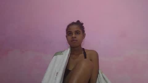 delphine online show from April 25, 1:41 pm