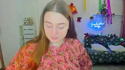 Sophie online show from December 8, 4:14 am