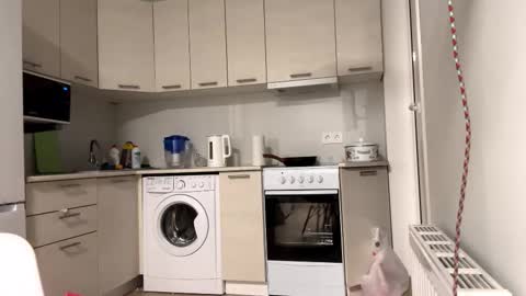 Denni online show from October 25, 5:42 pm