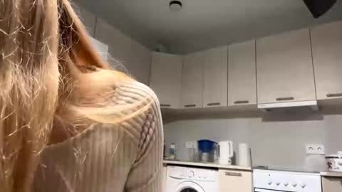 Denni online show from October 10, 6:02 pm