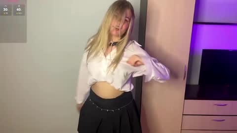 Luna online show from April 24, 5:16 pm