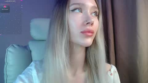 Ari online show from April 27, 4:59 pm