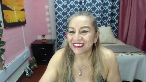 Snapshot of desire_latin chatting on February 8, 8:10 pm VALERIA online show from February 8, 8:10 pm