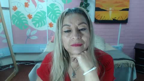 Snapshot of desire_latin chatting on September 10, 5:35 pm VALERIA online show from September 10, 5:35 pm