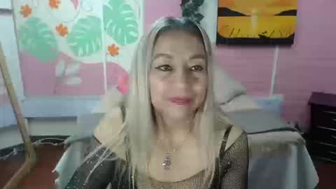 Snapshot of desire_latin chatting on October 17, 10:02 pm VALERIA online show from October 17, 10:02 pm