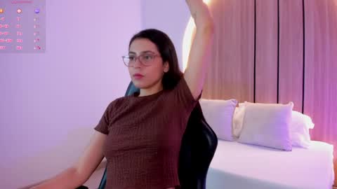 desire online show from April 25, 7:11 pm