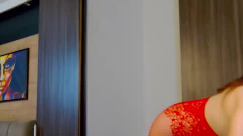 DesireMilf online show from March 9, 5:10 am