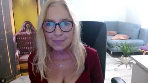 Snapshot of desiresofia chatting on October 8, 2:32 pm S O F I A online show from October 8, 2:32 pm