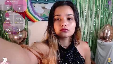 Snapshot of destinyhills_ chatting on March 8, 12:18 pm Destiny online show from March 8, 12:18 pm