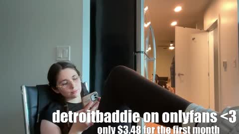 Snapshot of detroitbaddie chatting on March 6, 11:09 pm detroitbaddie online show from March 6, 11:09 pm