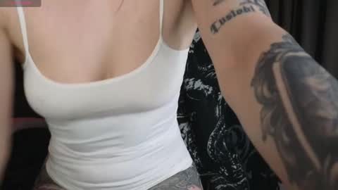 devil_s_bride online show from April 25, 4:48 pm