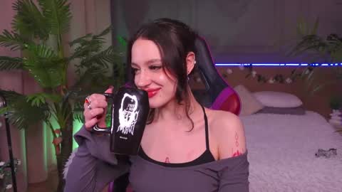 devilinee online show from February 28, 7:26 am