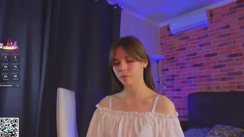 Snapshot of deyvessa chatting on September 23, 7:56 pm Kira online show from September 23, 7:56 pm