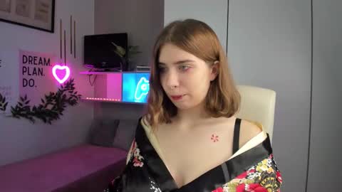 Snapshot of dianagalaxy chatting on September 19, 1:32 pm Diana online show from September 19, 1:32 pm