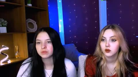 diara ti online show from December 15, 6:29 am