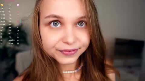 Snapshot of dierafauxa chatting on October 22, 6:57 pm Elwyna online show from October 22, 6:57 pm