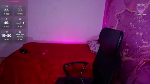 diiosa_latina online show from June 4, 8:13 pm