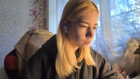Snapshot of dinorahmroczkowski chatting on October 20, 7:11 am dinorahmroczkowski online show from October 20, 7:11 am