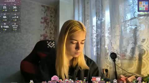 Snapshot of dinorahmroczkowski chatting on October 13, 8:39 am dinorahmroczkowski online show from October 13, 8:39 am
