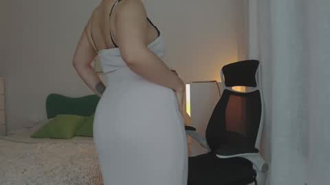 Snapshot of diosa_cadenas chatting on February 3, 10:11 pm Anglica A online show from February 3, 10:11 pm