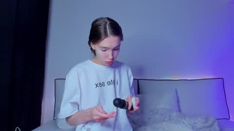 Hailey online show from January 8, 1:00 am