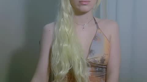 DitaMilton online show from December 4, 8:42 pm