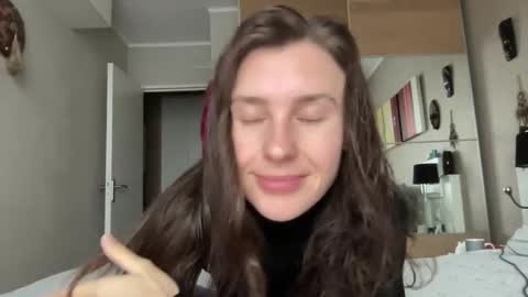 Snapshot of divine_beauty_girl chatting on February 5, 8:32 am Valerie online show from February 5, 8:32 am
