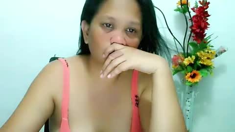 Snapshot of divinegrace10 chatting on February 3, 1:30 am Divine Grace Close To Your Hear online show from February 3, 1:30 am