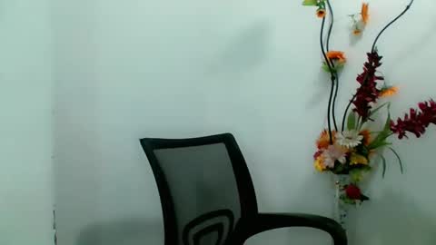 Snapshot of divinegrace10 chatting on December 9, 2:56 am Divine Grace Close To Your Hear online show from December 9, 2:56 am