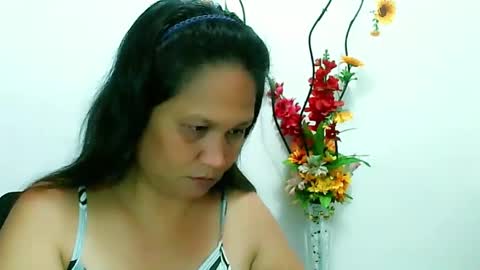 Snapshot of divinegrace10 chatting on January 5, 1:36 pm Divine Grace Close To Your Hear online show from January 5, 1:36 pm