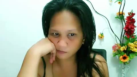 Snapshot of divinegrace10 chatting on February 4, 12:29 am Divine Grace Close To Your Hear online show from February 4, 12:29 am