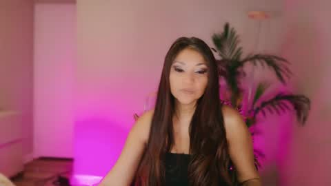 DivineLynn online show from April 19, 11:21 am