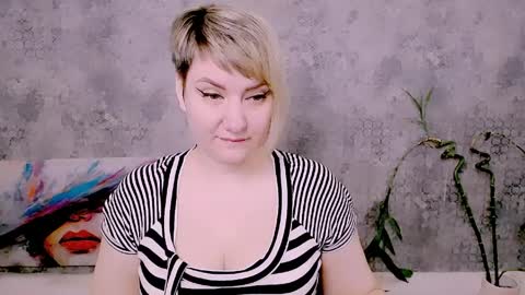 djullia online show from April 2, 6:00 am