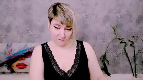 djullia online show from April 30, 7:02 am