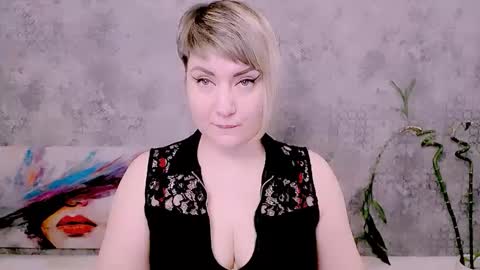 djullia online show from February 23, 7:19 am