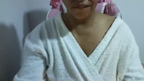 Snapshot of doll78latin chatting on October 8, 3:44 am doll78latin online show from October 8, 3:44 am